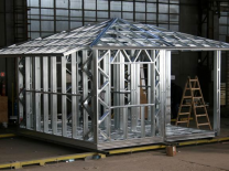 Ocelový pozinkovaný SCS skelet zahradního domku kompletovaný v dílně